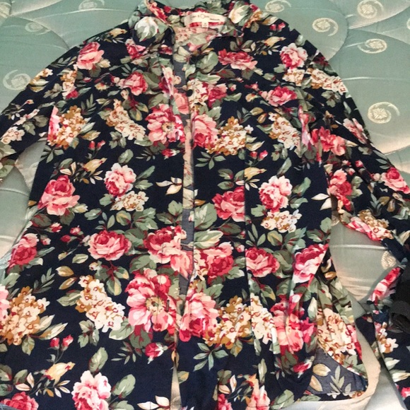 Maternity Lot - Picture 4 of 4